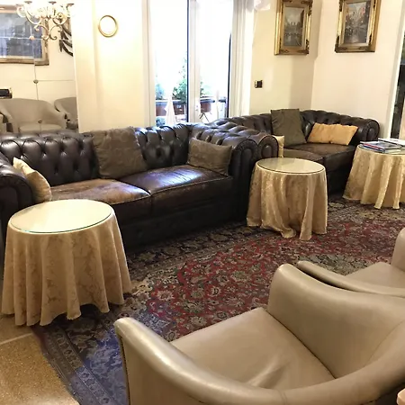 Claridge Hotel 2*